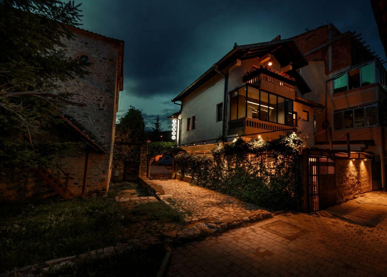 Town Hostel Peje Buitenkant foto
